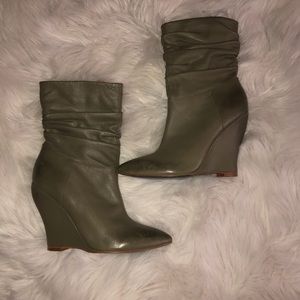 Rough Justice Ani Olive Green Wedge Booties 8.5M